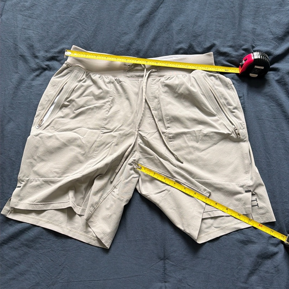 LULULEMON SHORTS MEN - medium, tan 7" inseam